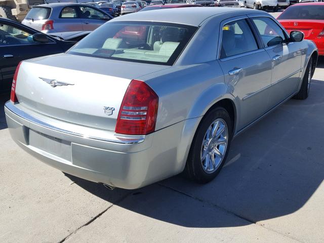 2C3JA63H85H118911 - 2005 CHRYSLER 300C SILVER photo 4