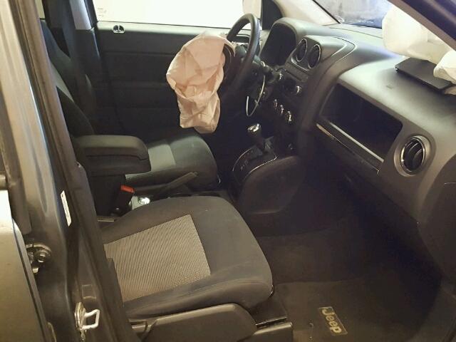 1J4NF1FB6BD280158 - 2011 JEEP COMPASS SP GRAY photo 5