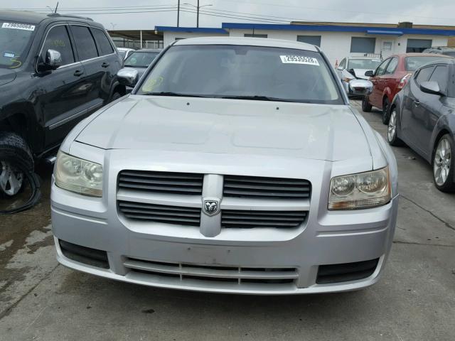 2D4FV47T78H148224 - 2008 DODGE MAGNUM SILVER photo 9