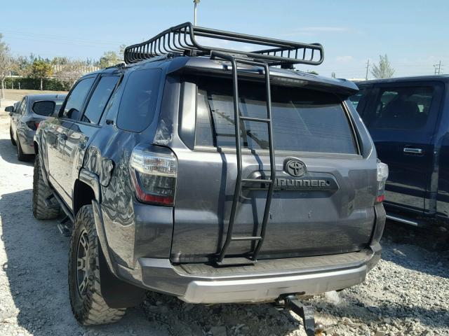 JTEBU5JR1G5312375 - 2016 TOYOTA 4RUNNER SR GRAY photo 3