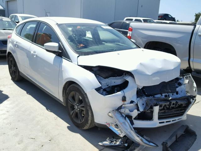 1FAHP3K24CL392567 - 2012 FORD FOCUS SE WHITE photo 1