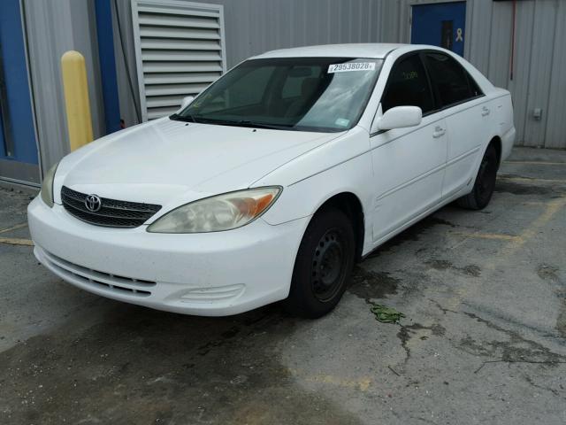 4T1BE32KX3U194989 - 2003 TOYOTA CAMRY LE WHITE photo 2