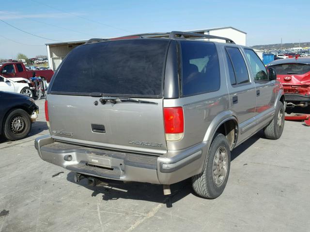 1GNDT13W1W2263309 - 1998 CHEVROLET BLAZER TAN photo 4