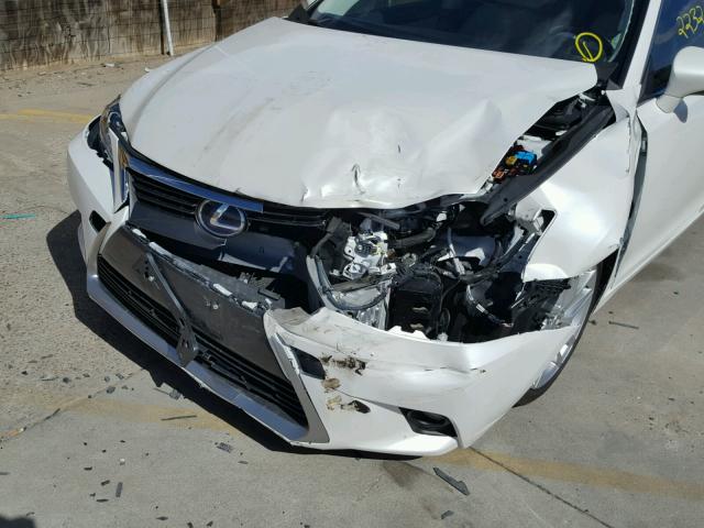 JTHKD5BH4F2250320 - 2015 LEXUS CT 200 WHITE photo 9