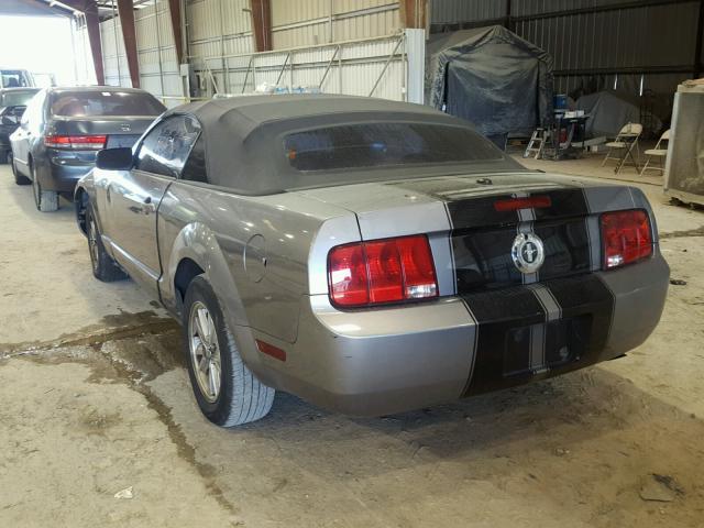 1ZVFT84NX75359596 - 2007 FORD MUSTANG GRAY photo 3