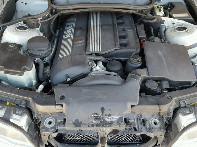 WBABS53453JU98996 - 2003 BMW 330 CI SILVER photo 7