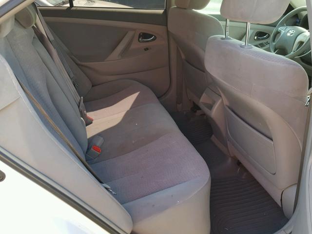 4T1BF3EK6AU511883 - 2010 TOYOTA CAMRY BASE WHITE photo 6