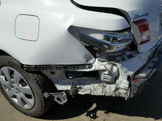4T1BF3EK6AU511883 - 2010 TOYOTA CAMRY BASE WHITE photo 9