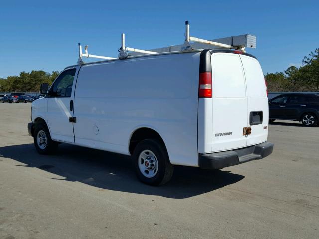 1GTHG35C481143090 - 2008 GMC SAVANA G35 WHITE photo 3