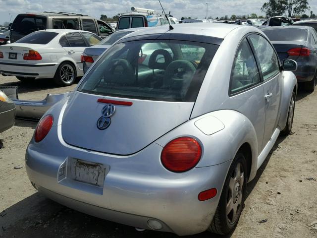 3VWCD21C61M445621 - 2001 VOLKSWAGEN NEW BEETLE Gümüş foto 4