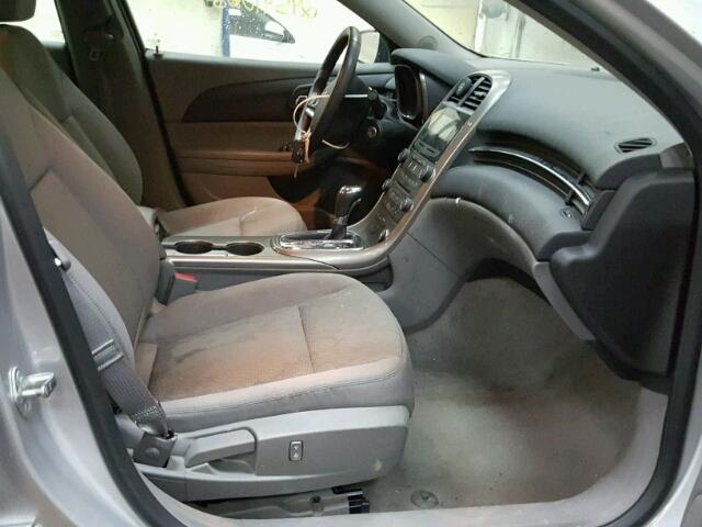 1G11B5SA5DF233885 - 2013 CHEVROLET MALIBU LS Gümüş foto 5