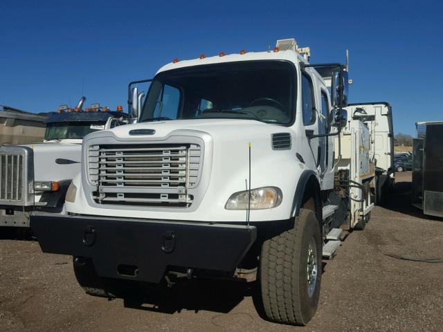 1FVHC7CV5ADAR7787 - 2010 FREIGHTLINER M2 112V HE WHITE photo 2