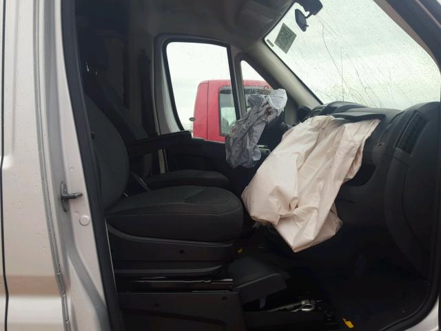 3C6TRVAG9GE119475 - 2016 RAM PROMASTER 银色 照片 5