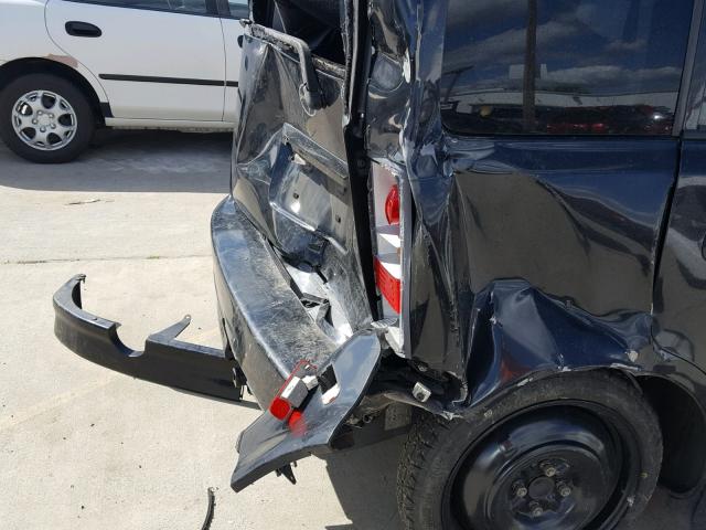 JTLKT324550207982 - 2005 TOYOTA SCION XB BLACK photo 9