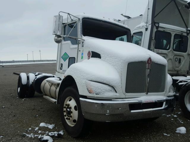 2NKHHM7X5DM354240 - 2013 KENWORTH CONSTRUCTI WHITE photo 1