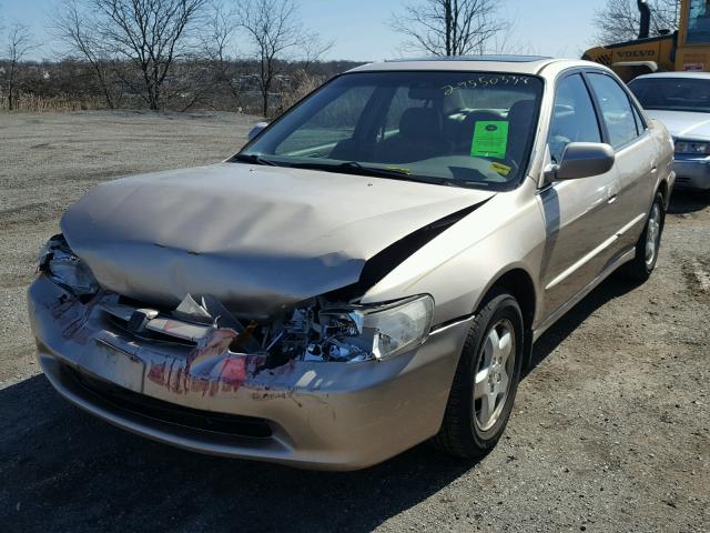 1HGCG1651YA076755 - 2000 HONDA ACCORD EX GOLD photo 2