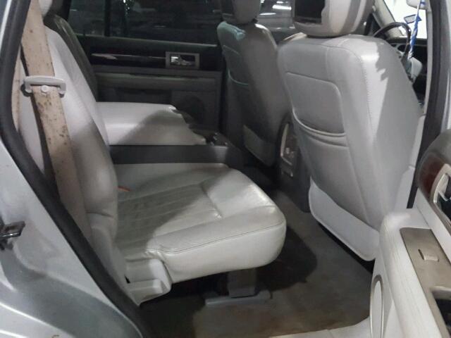 5LMFU27585LJ17495 - 2005 LINCOLN NAVIGATOR ვერცხლისფერი ფოტო 6