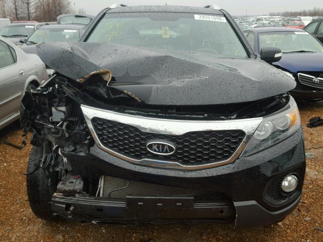 5XYKT4A14BG152701 - 2011 KIA SORENTO BA BLACK photo 9