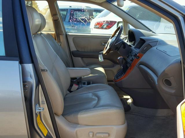 JTJGF10U520138946 - 2002 LEXUS RX 300 SILVER photo 5