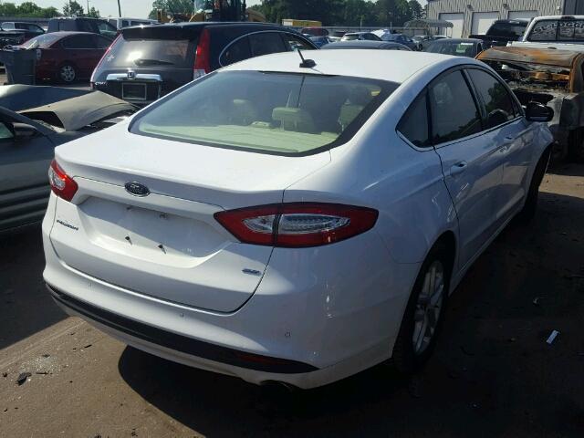 1FA6P0H77E5381725 - 2014 FORD FUSION SE WHITE photo 4