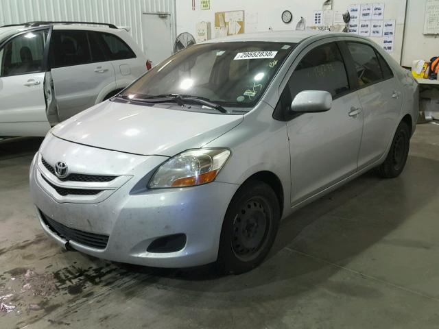 JTDBT923781232175 - 2008 TOYOTA YARIS SILVER photo 2