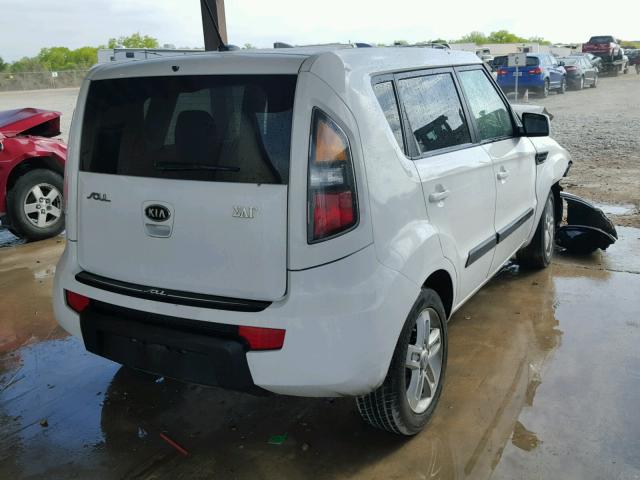 KNDJT2A25B7300716 - 2011 KIA SOUL + WHITE photo 4