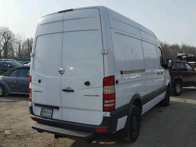 WDYPE7DC7E5869934 - 2014 FREIGHTLINER SPRINTER 2 WHITE photo 4