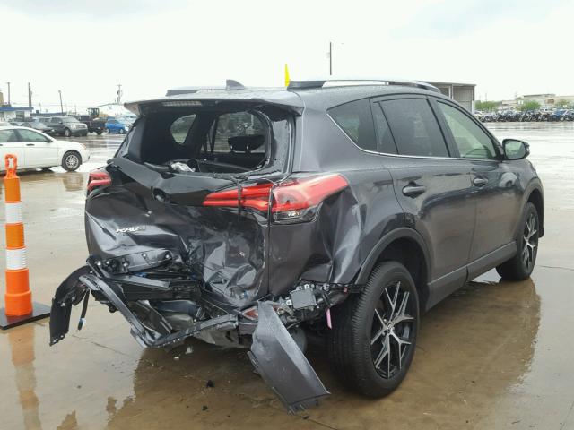 JTMNFREV5JJ155457 - 2018 TOYOTA RAV4 SE GRAY photo 4