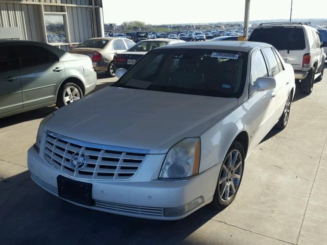 1G6KD57968U111626 - 2008 CADILLAC DTS CREAM photo 2