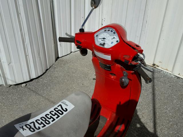 ZAPC386B575005539 - 2007 VESPA LX 50 RED photo 5