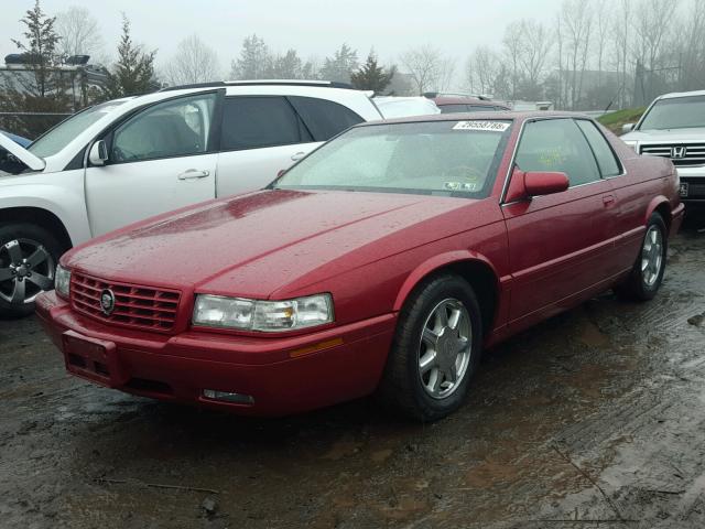 1G6ET1299YB702836 - 2000 CADILLAC ELDORADO T RED photo 2