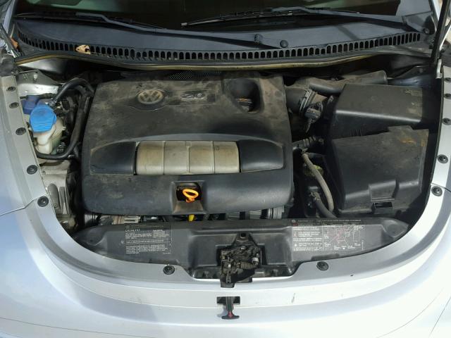 3VWCM31Y64M314694 - 2004 VOLKSWAGEN NEW BEETLE 银色 照片 7
