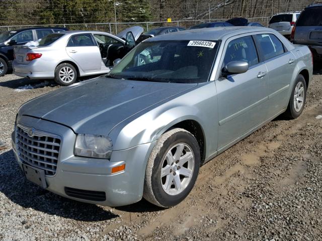 2C3LA43R96H272924 - 2006 CHRYSLER 300 GREEN photo 2