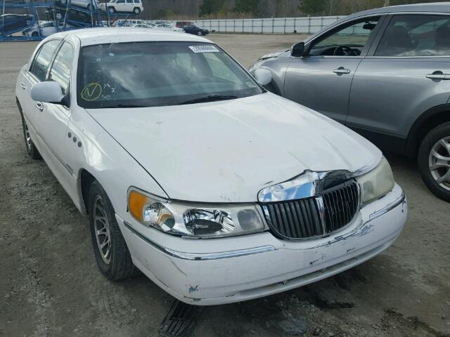 1LNHM82W4YY831954 - 2000 LINCOLN TOWN CAR S WHITE photo 1