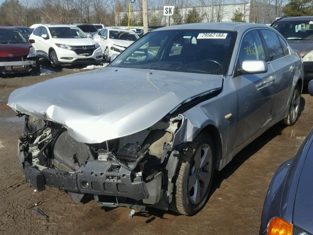 WBANF33596CS37295 - 2006 BMW 525 XI SILVER photo 2
