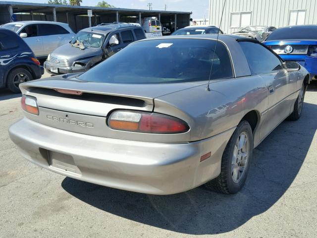 2G1FP22KX22139031 - 2002 CHEVROLET CAMARO TAN photo 4