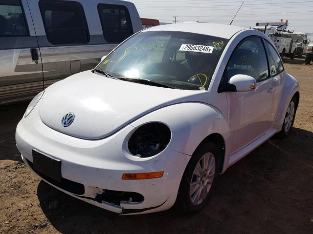 3VWPW31C29M512079 - 2009 VOLKSWAGEN NEW BEETLE 白色 照片 2