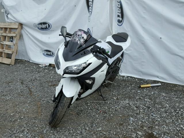 JKAEX8A19FDA21208 - 2015 KAWASAKI EX300 A WHITE photo 2