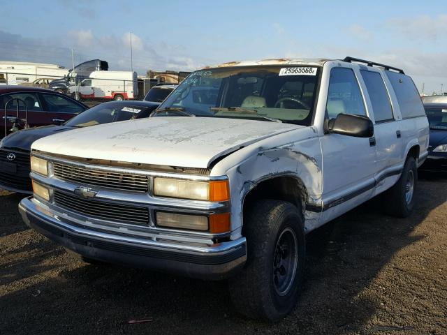 1GNGC26N0SJ361169 - 1995 CHEVROLET SUBURBAN C WHITE photo 2