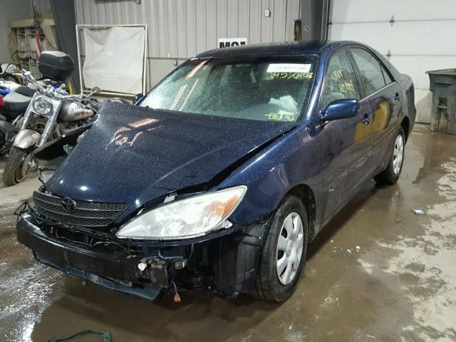 4T1BE32K14U286137 - 2004 TOYOTA CAMRY LE BLUE photo 2