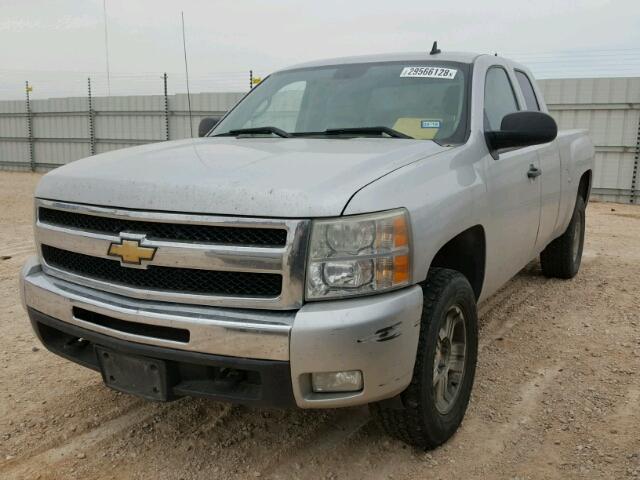 1GCSKSE39AZ258287 - 2010 CHEVROLET SILVERADO SILVER photo 2