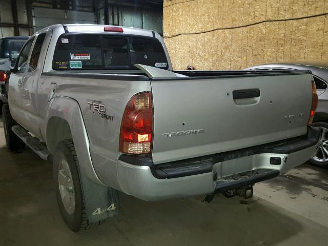 5TEUU42N28Z565500 - 2008 TOYOTA TACOMA ACC SILVER photo 3