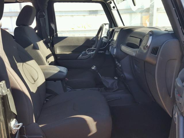 1C4GJWAG5HL508162 - 2017 JEEP WRANGLER S შავი ფოტო 5