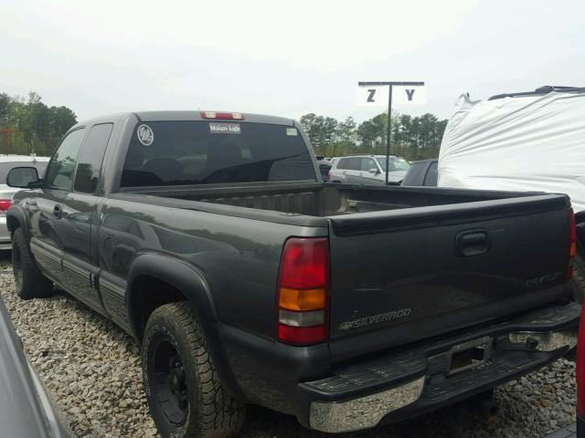 2GCEC19TX21247467 - 2002 CHEVROLET SILVERADO GRAY photo 3