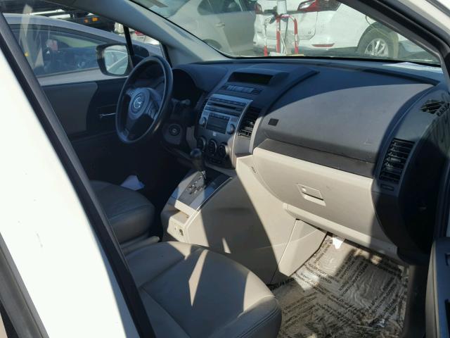 JM1CR293290333308 - 2009 MAZDA 5 WHITE photo 5