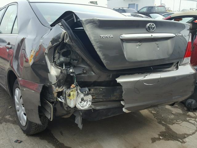 4T1BE32KX5U541885 - 2005 TOYOTA CAMRY LE GRAY photo 9