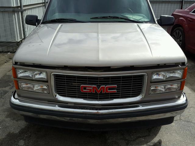 1GKEC13R4XJ706295 - 1999 GMC YUKON BEIGE photo 9