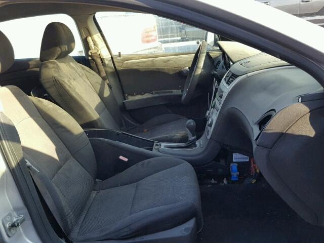 1G1ZC5E00AF308930 - 2010 CHEVROLET MALIBU 1LT ვერცხლისფერი ფოტო 5