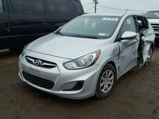 KMHCT5AE9CU044244 - 2012 HYUNDAI ACCENT GLS SILVER photo 2