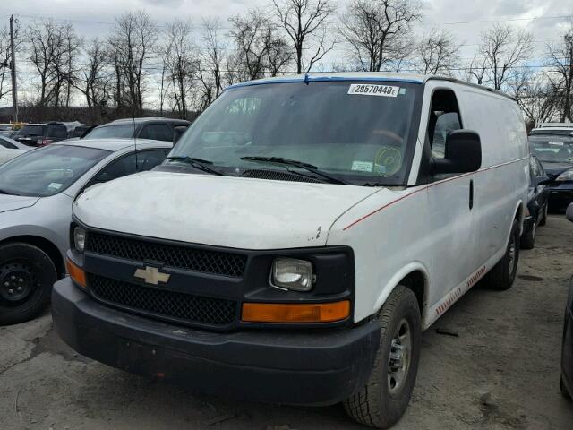 1GCFG15X141102683 - 2004 CHEVROLET EXPRESS G1 WHITE photo 2